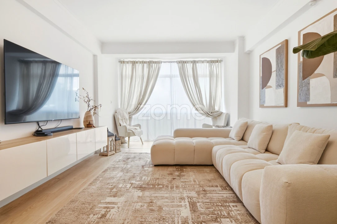 Apartamento T2 para Venda em Rio de Mouro Foto 2