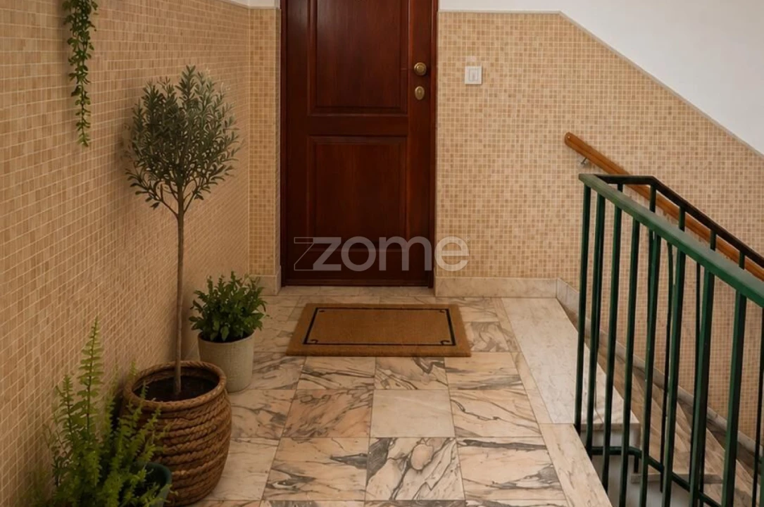 Apartamento T2 para Arrendamento em Santo Antonio dos Olivais Foto 5