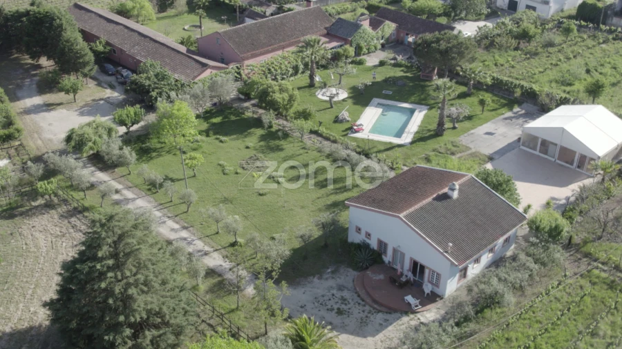 Quinta T8 para Venda em Lamas
