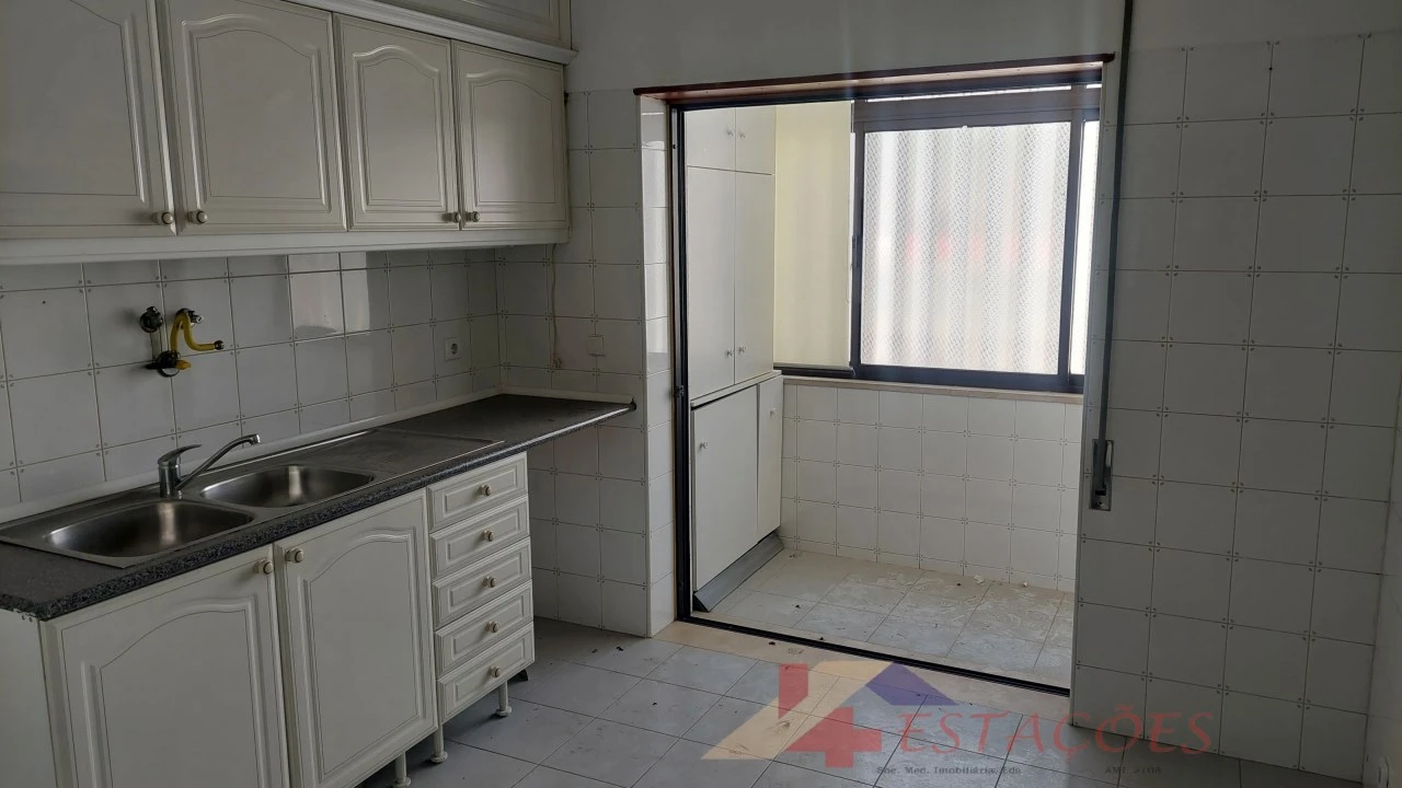 Apartamento T4 para Venda em Pombal Foto 5