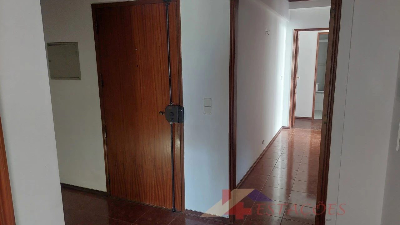 Apartamento T4 para Venda em Pombal Foto 8