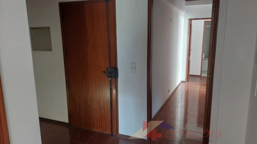 Apartamento T4 para Venda em Pombal Foto 8