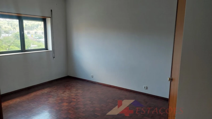 Apartamento T4 para Venda em Pombal Foto 13