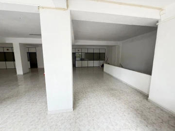 Armazém para Venda em Amora
