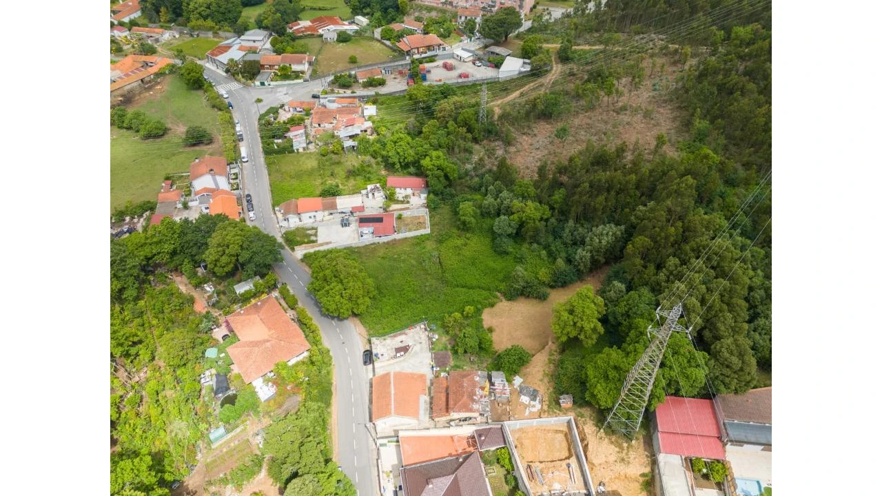 Terreno para Venda em Fânzeres e São Pedro da Cova Foto 2
