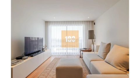 Apartamento T2 para Venda em Aldoar, Foz do Douro e Nevogilde