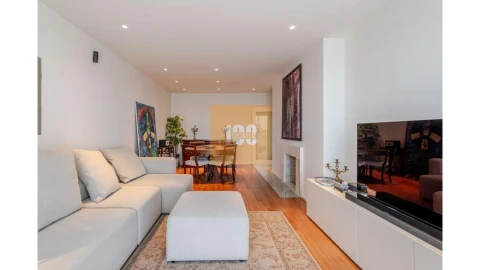 Apartamento T2 para Venda em Aldoar, Foz do Douro e Nevogilde