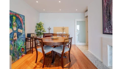 Apartamento T2 para Venda em Aldoar, Foz do Douro e Nevogilde