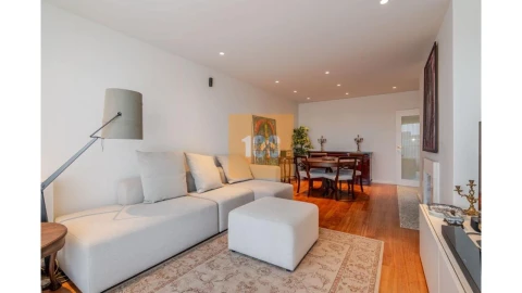 Apartamento T2 para Venda em Aldoar, Foz do Douro e Nevogilde