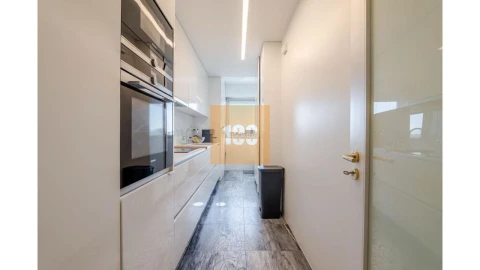 Apartamento T2 para Venda em Aldoar, Foz do Douro e Nevogilde