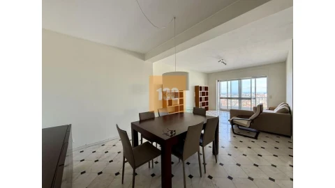 Apartamento T4 para Arrendamento em Cedofeita, Santo Ildefonso, Sé, Miragaia, São Nicolau e Vitória