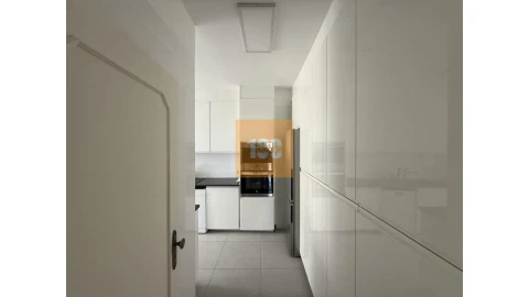 Apartamento T4 para Arrendamento em Cedofeita, Santo Ildefonso, Sé, Miragaia, São Nicolau e Vitória