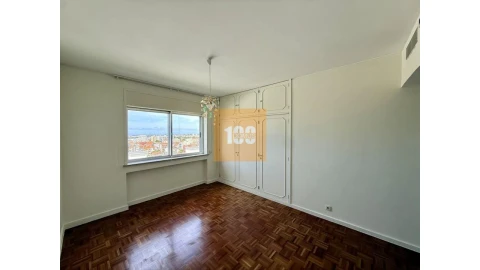Apartamento T4 para Arrendamento em Cedofeita, Santo Ildefonso, Sé, Miragaia, São Nicolau e Vitória