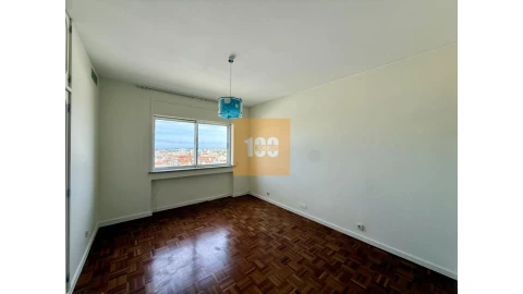 Apartamento T4 para Arrendamento em Cedofeita, Santo Ildefonso, Sé, Miragaia, São Nicolau e Vitória