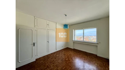 Apartamento T4 para Arrendamento em Cedofeita, Santo Ildefonso, Sé, Miragaia, São Nicolau e Vitória