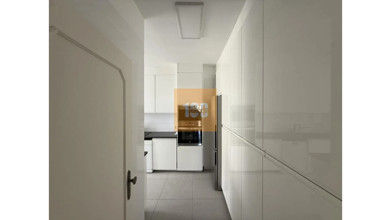 Apartamento T4 para Arrendamento em Cedofeita, Santo Ildefonso, Sé, Miragaia, São Nicolau e Vitória Foto 17