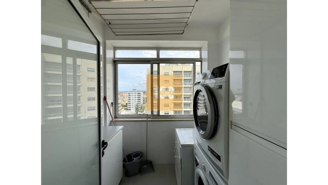 Apartamento T4 para Arrendamento em Cedofeita, Santo Ildefonso, Sé, Miragaia, São Nicolau e Vitória Foto 23