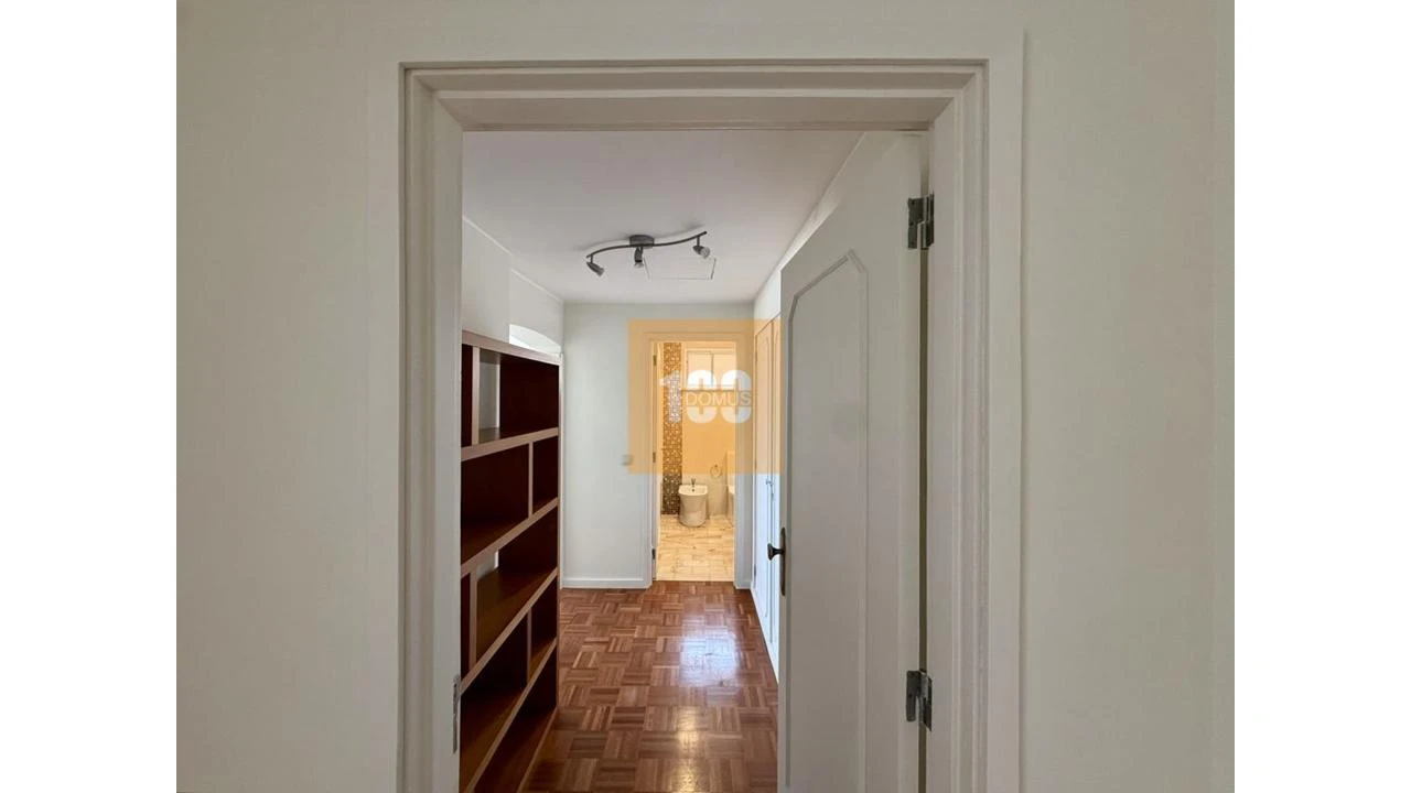 Apartamento T4 para Arrendamento em Cedofeita, Santo Ildefonso, Sé, Miragaia, São Nicolau e Vitória Foto 37