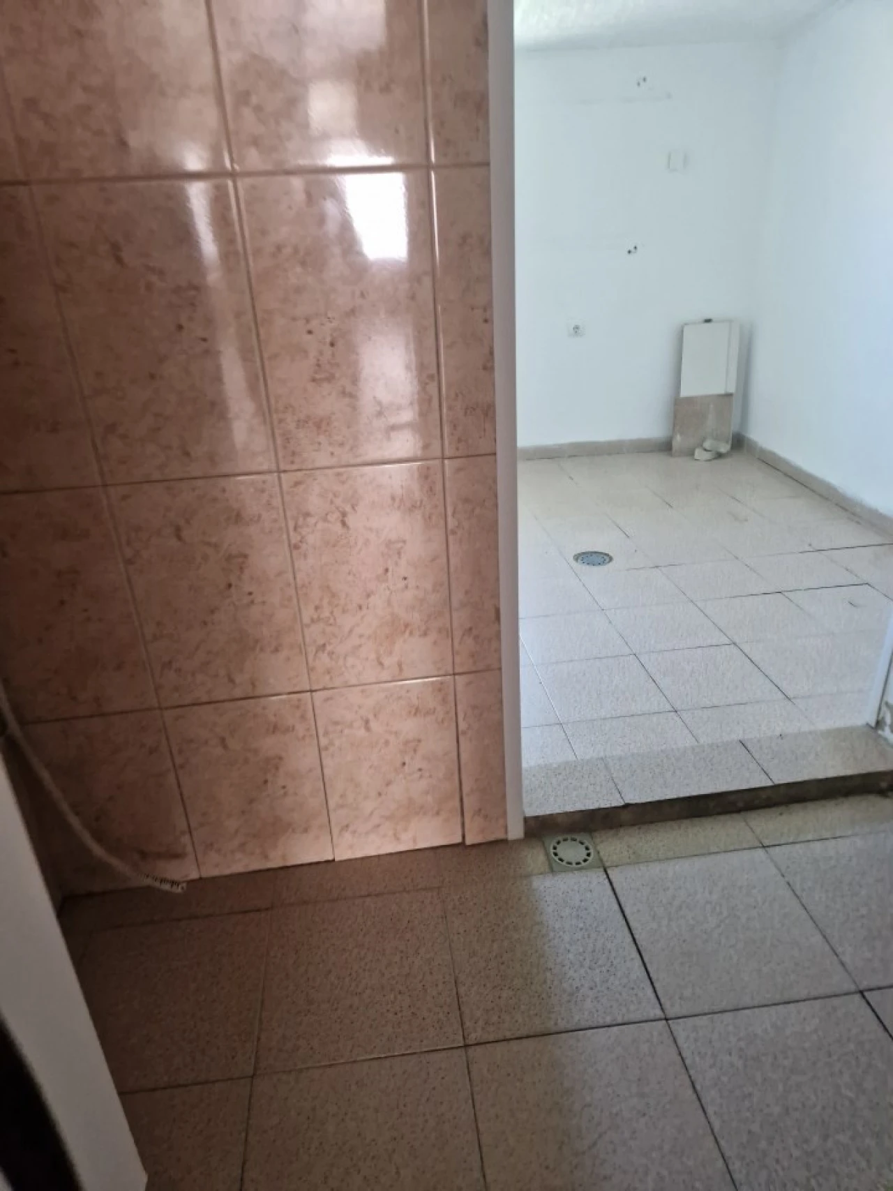 Loja para Arrendamento em Caparica e Trafaria Foto 8