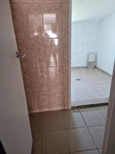 Loja para Arrendamento em Caparica e Trafaria