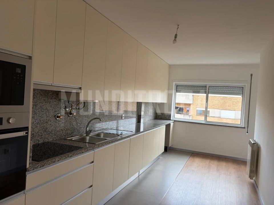 Apartamento T3 para Venda em Nogueira, Fraião e Lamaçães Foto 1