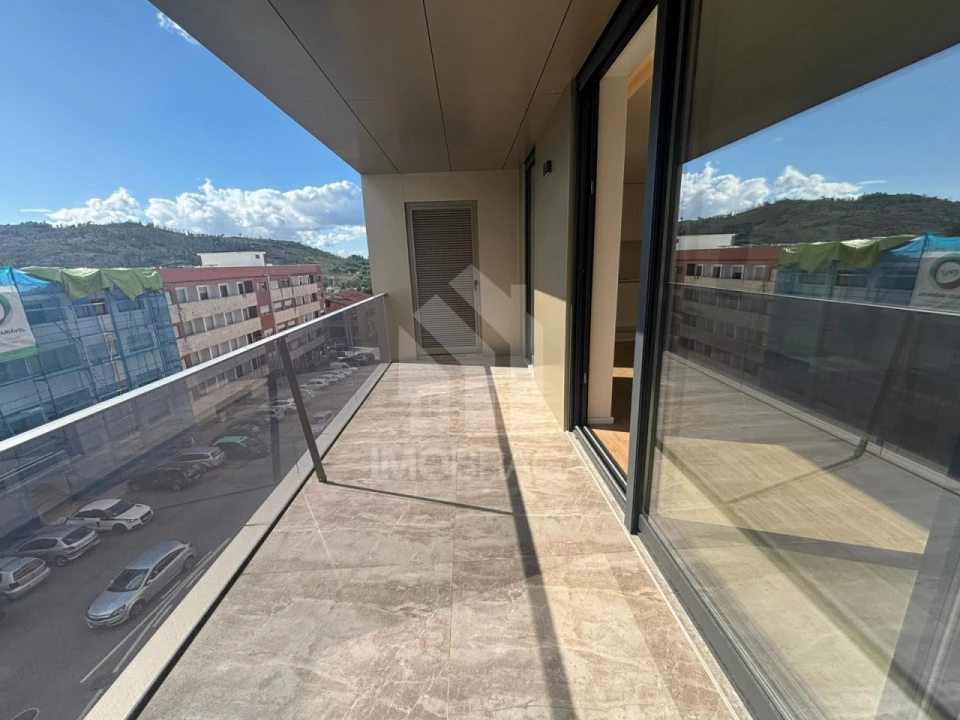 Apartamento T3 para Venda em Ferreiros e Gondizalves Foto 2