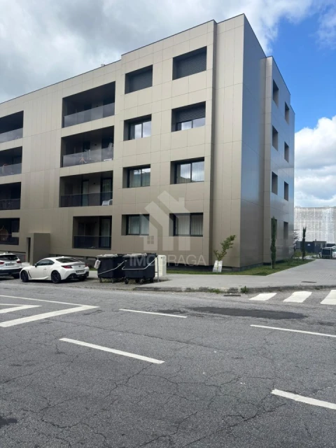 Apartamento T3 para Venda em Ferreiros e Gondizalves