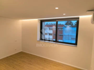 Apartamento T3 para Venda em Ferreiros e Gondizalves