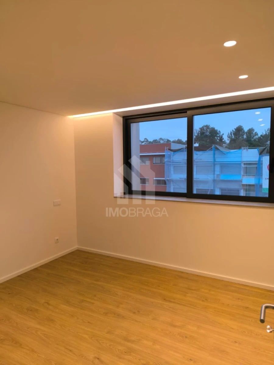 Apartamento T3 para Venda em Ferreiros e Gondizalves Foto 19