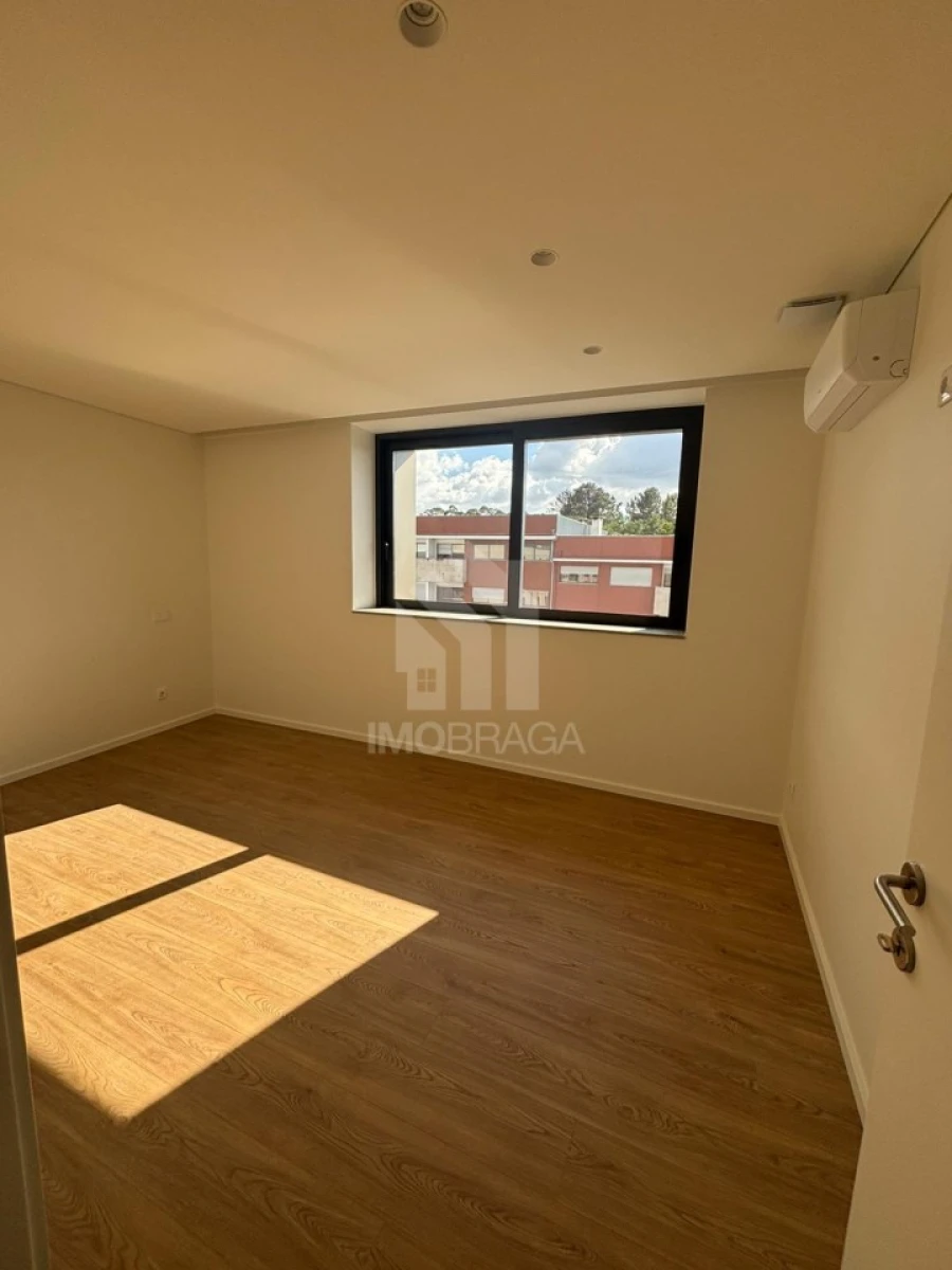 Apartamento T3 para Venda em Ferreiros e Gondizalves Foto 24
