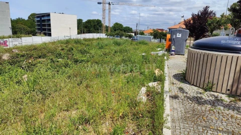 Terreno para Venda em Oliveira do Douro