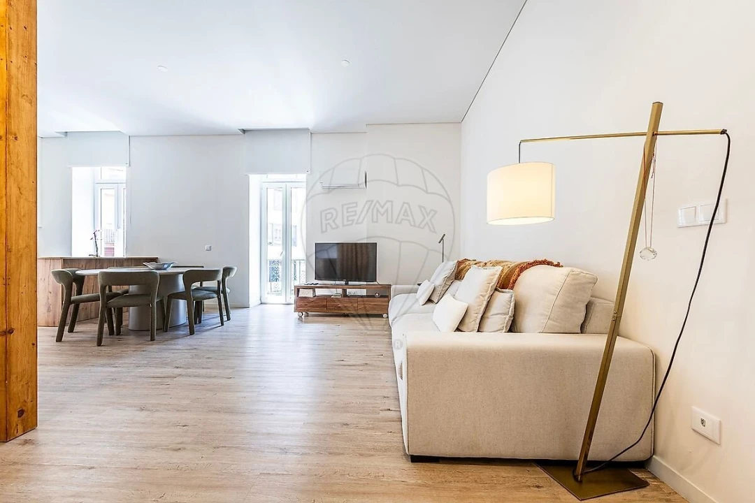 Apartamento T2 para Venda em Campolide Foto 2