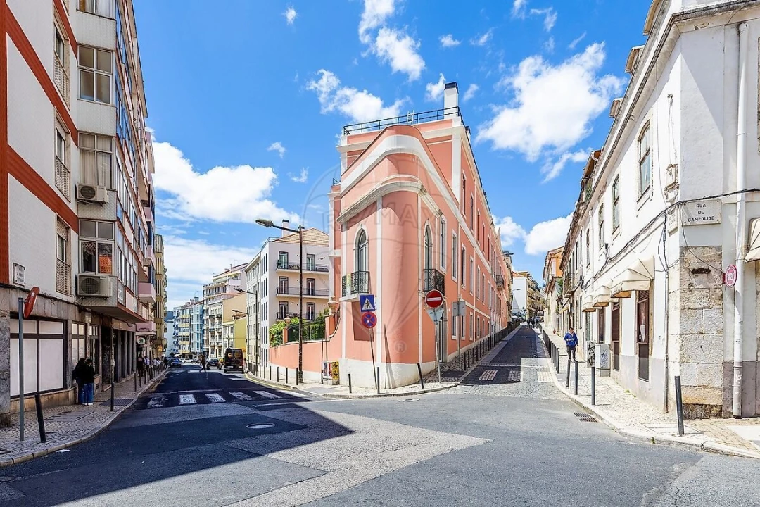 Apartamento T2 para Venda em Campolide Foto 47