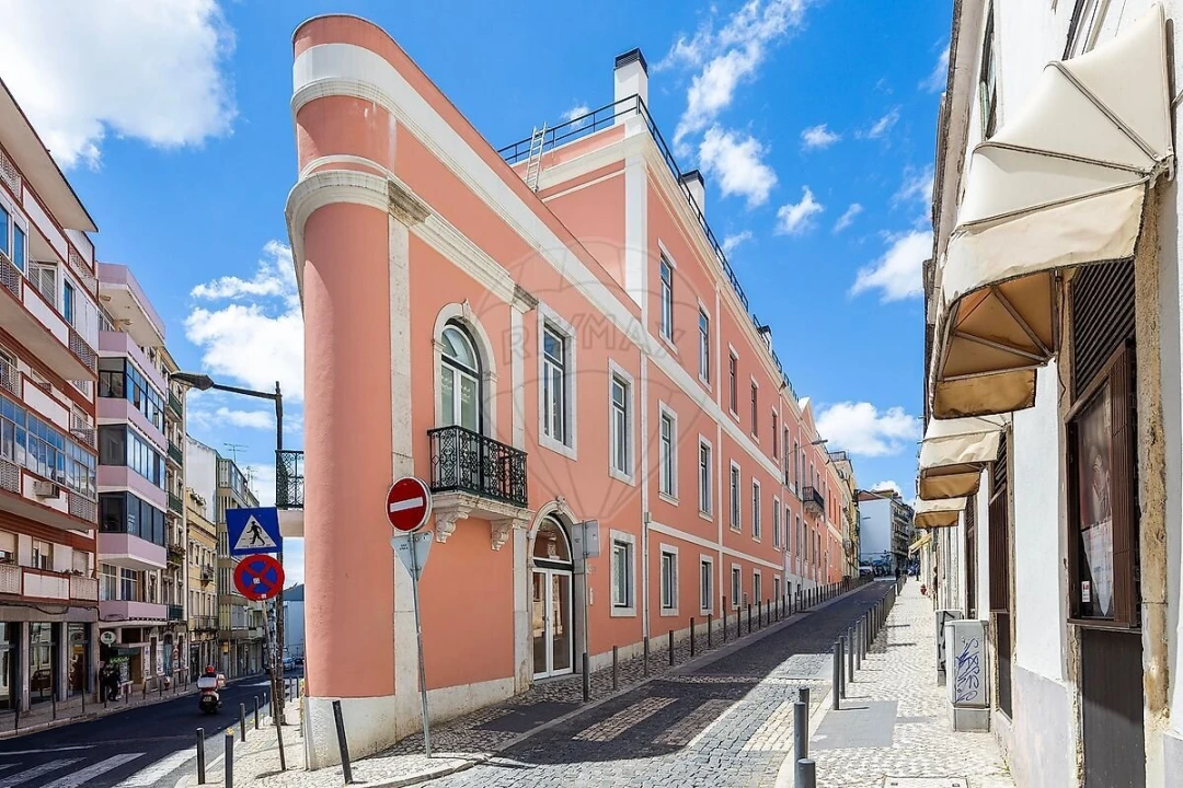 Apartamento T2 para Venda em Campolide Foto 46