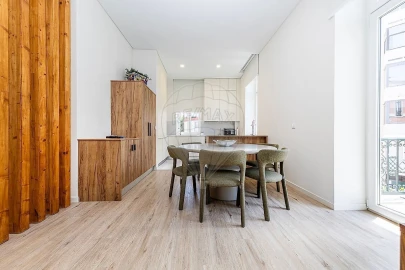 Apartamento T2 para Venda em Campolide