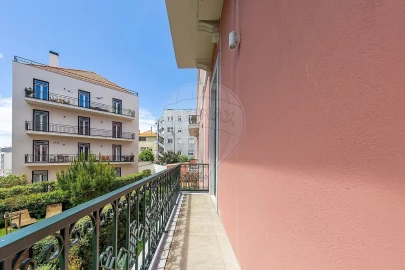 Apartamento T2 para Venda em Campolide