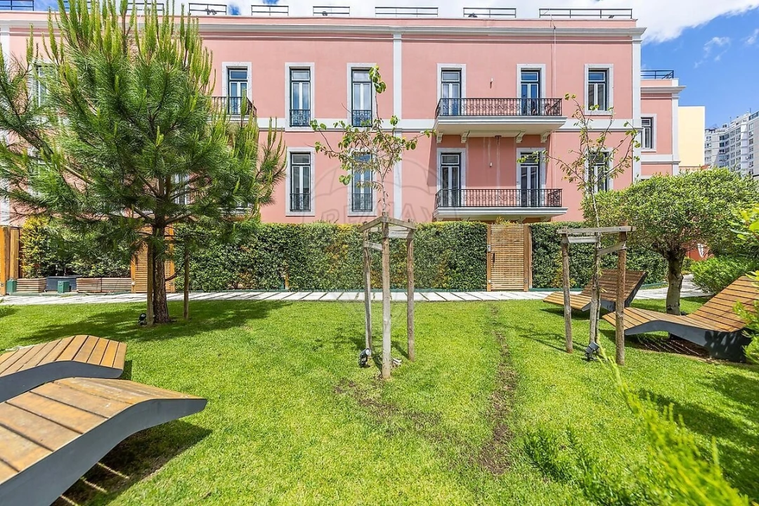 Apartamento T2 para Venda em Campolide Foto 44
