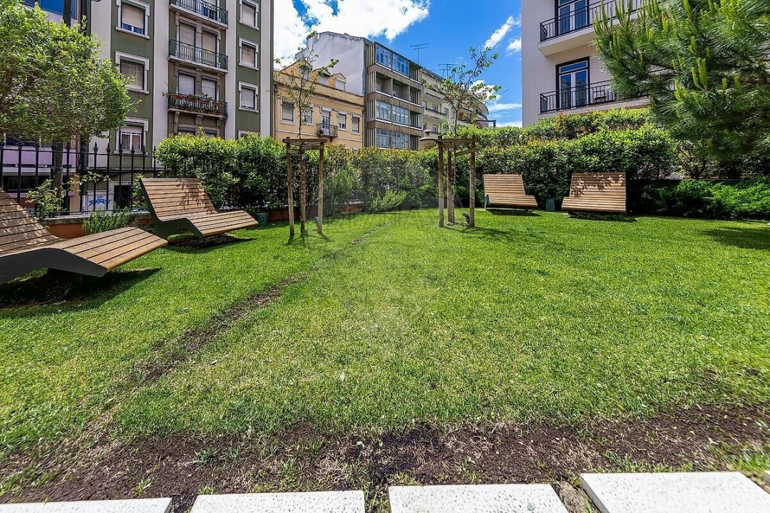 Apartamento T2 para Venda em Campolide Foto 36