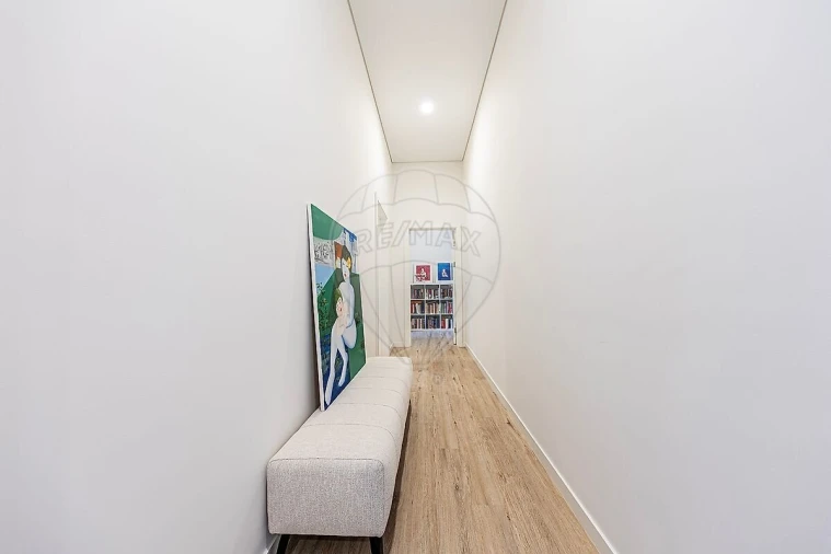Apartamento T2 para Venda em Campolide Foto 25