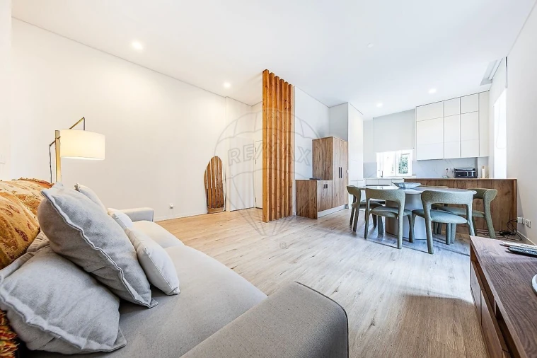 Apartamento T2 para Venda em Campolide Foto 3