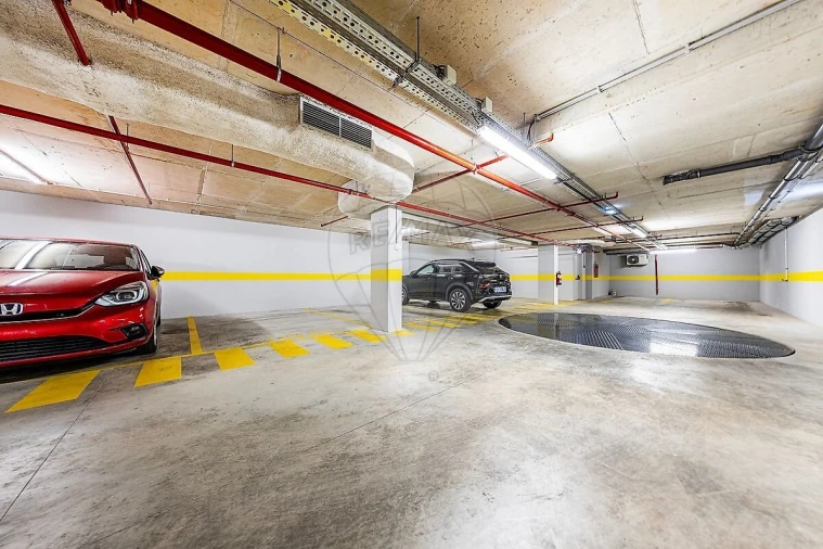 Apartamento T2 para Venda em Campolide Foto 34