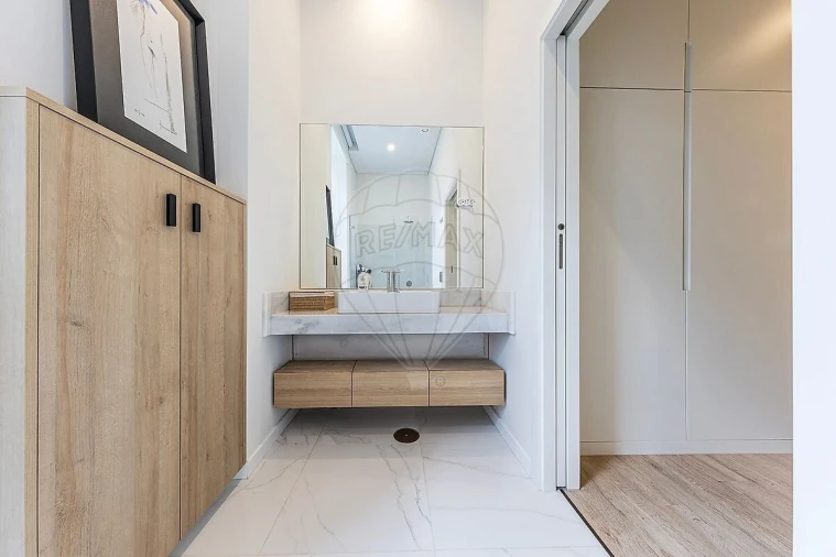 Apartamento T2 para Venda em Campolide Foto 23