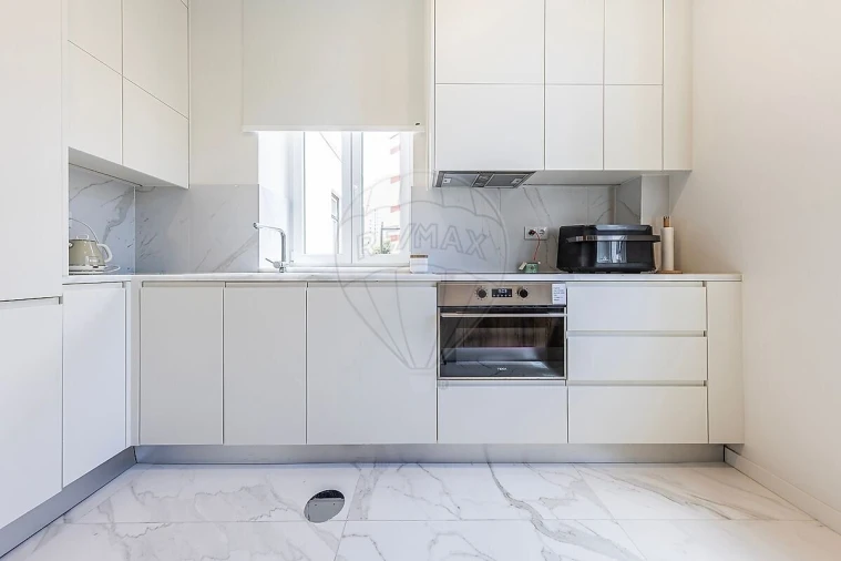 Apartamento T2 para Venda em Campolide Foto 12