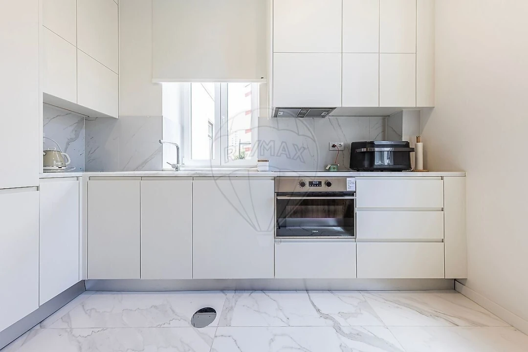 Apartamento T2 para Venda em Campolide Foto 12