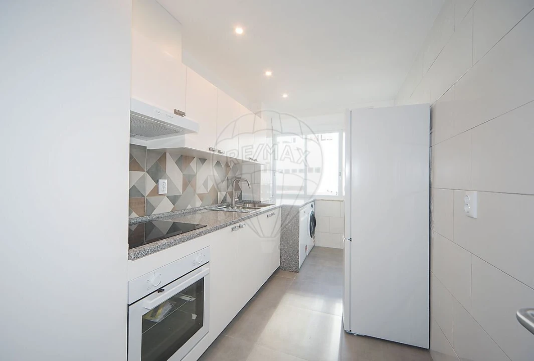 Apartamento T2 para Venda em São Domingos de Benfica Foto 11