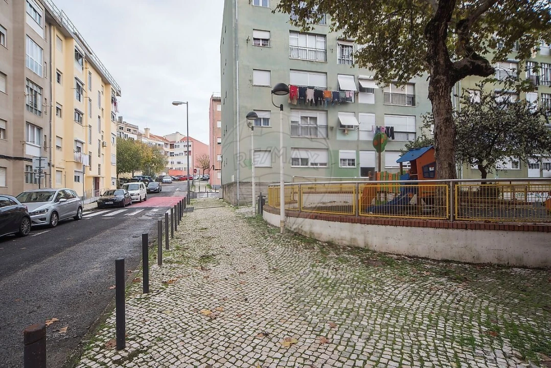 Apartamento T2 para Venda em São Domingos de Benfica Foto 24