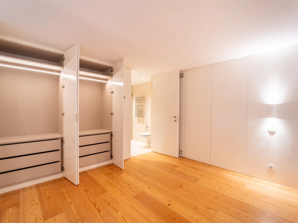 Apartamento T1 para Venda em Cedofeita, Santo Ildefonso, Sé, Miragaia, São Nicolau e Vitória Foto 3