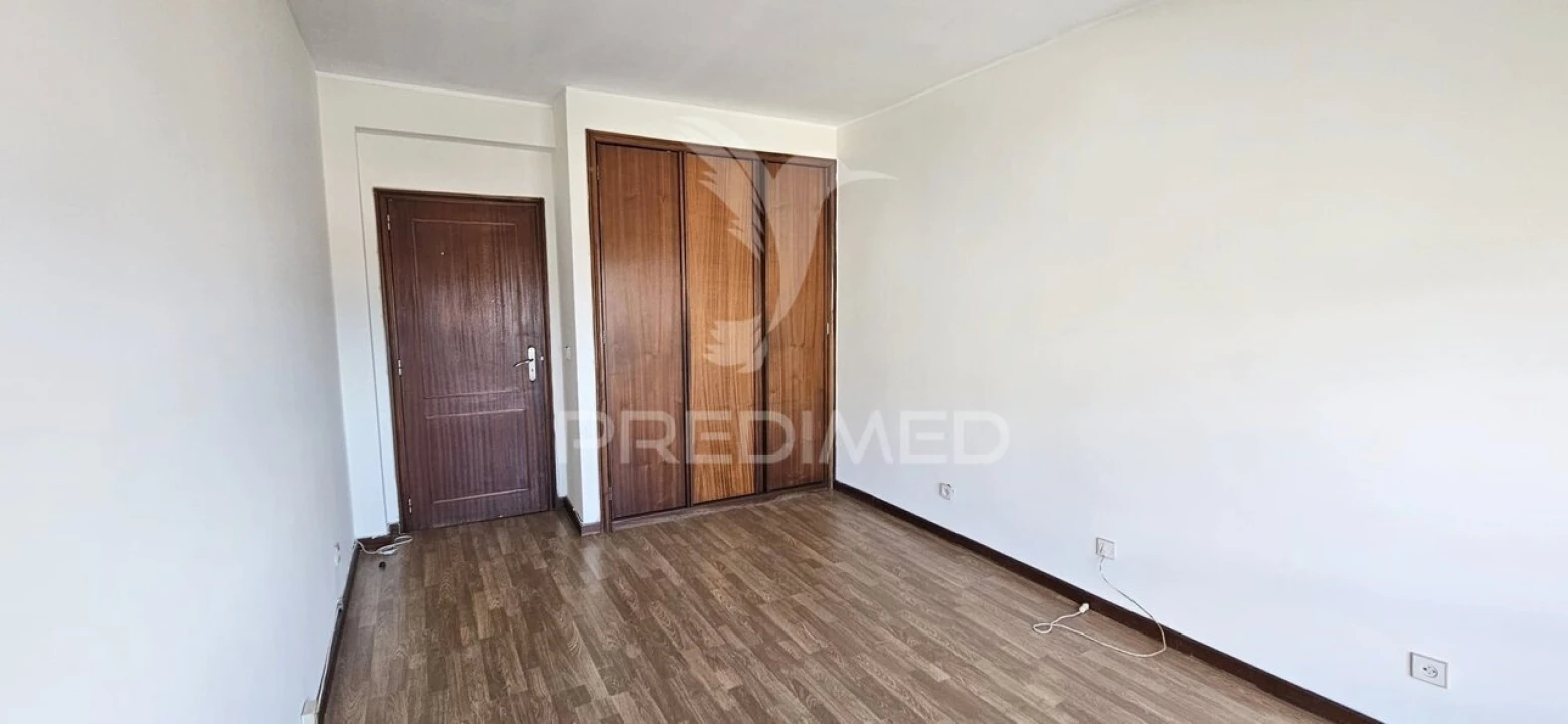 Apartamento T3 para Venda em Nogueira e Silva Escura Foto 8