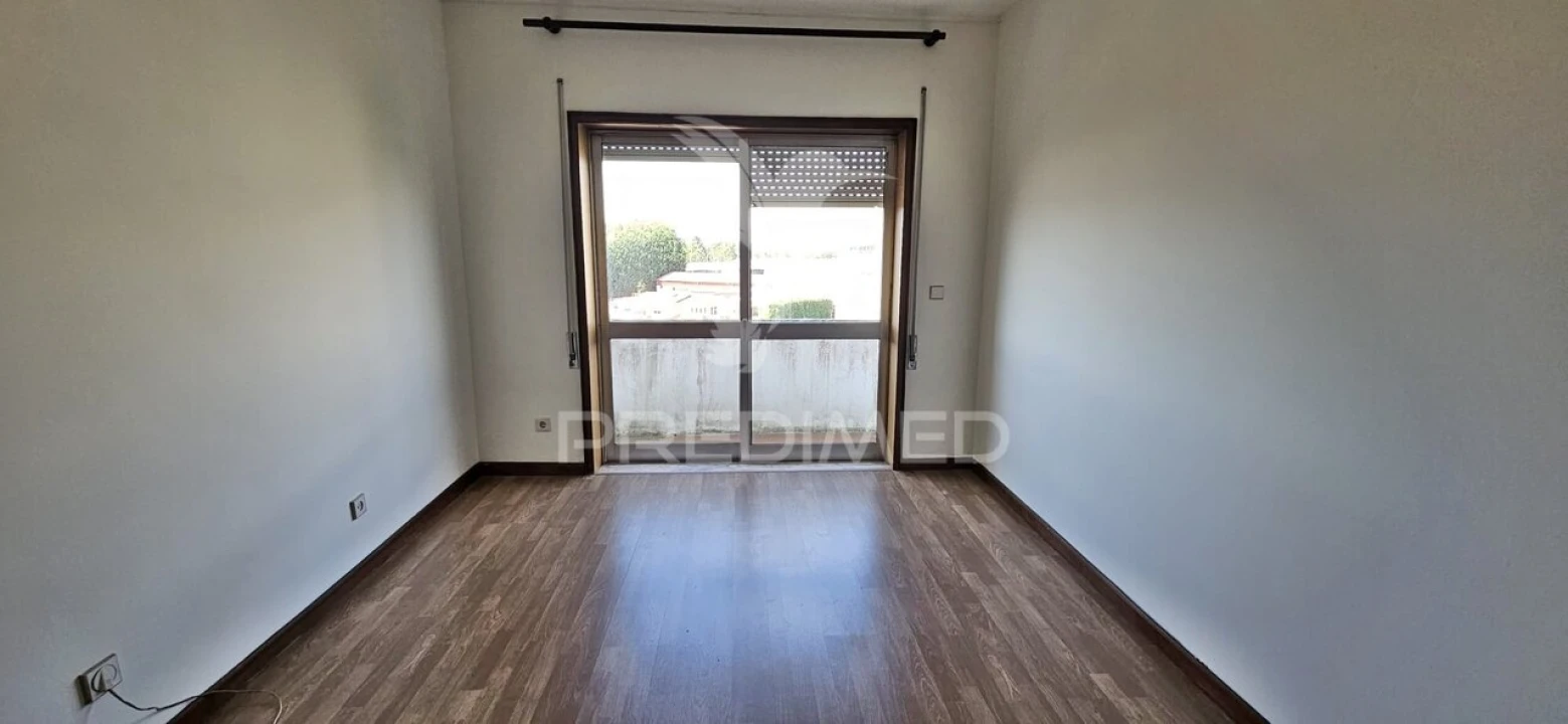 Apartamento T3 para Venda em Nogueira e Silva Escura Foto 12