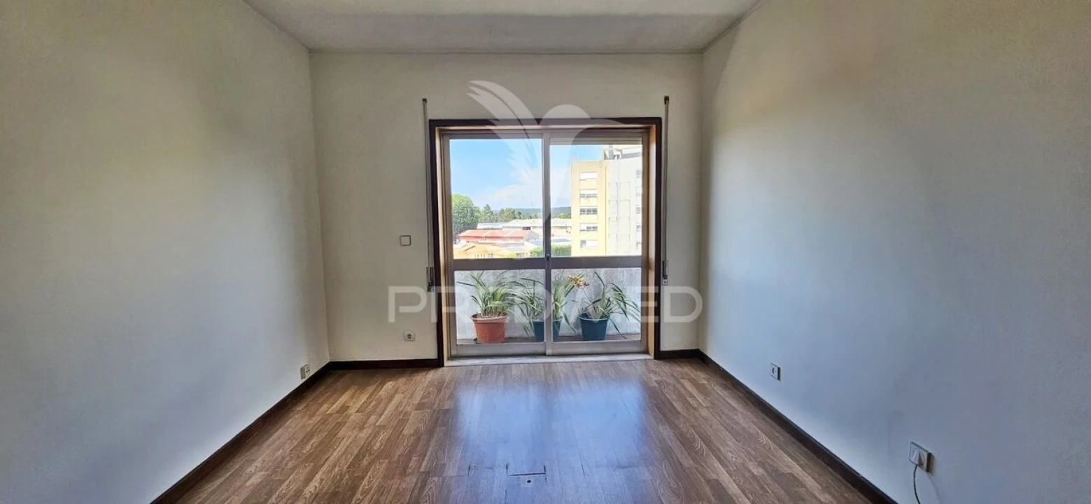Apartamento T3 para Venda em Nogueira e Silva Escura Foto 11